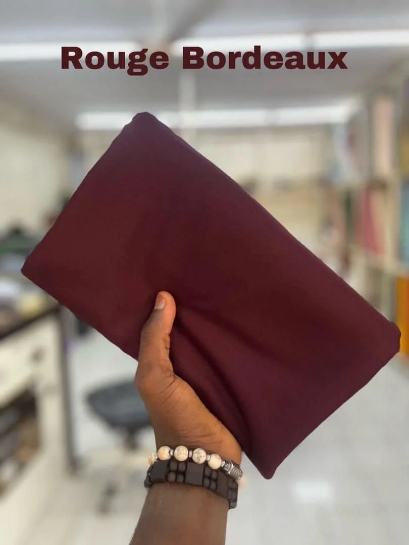 Tissu uni – Rouge bordeaux