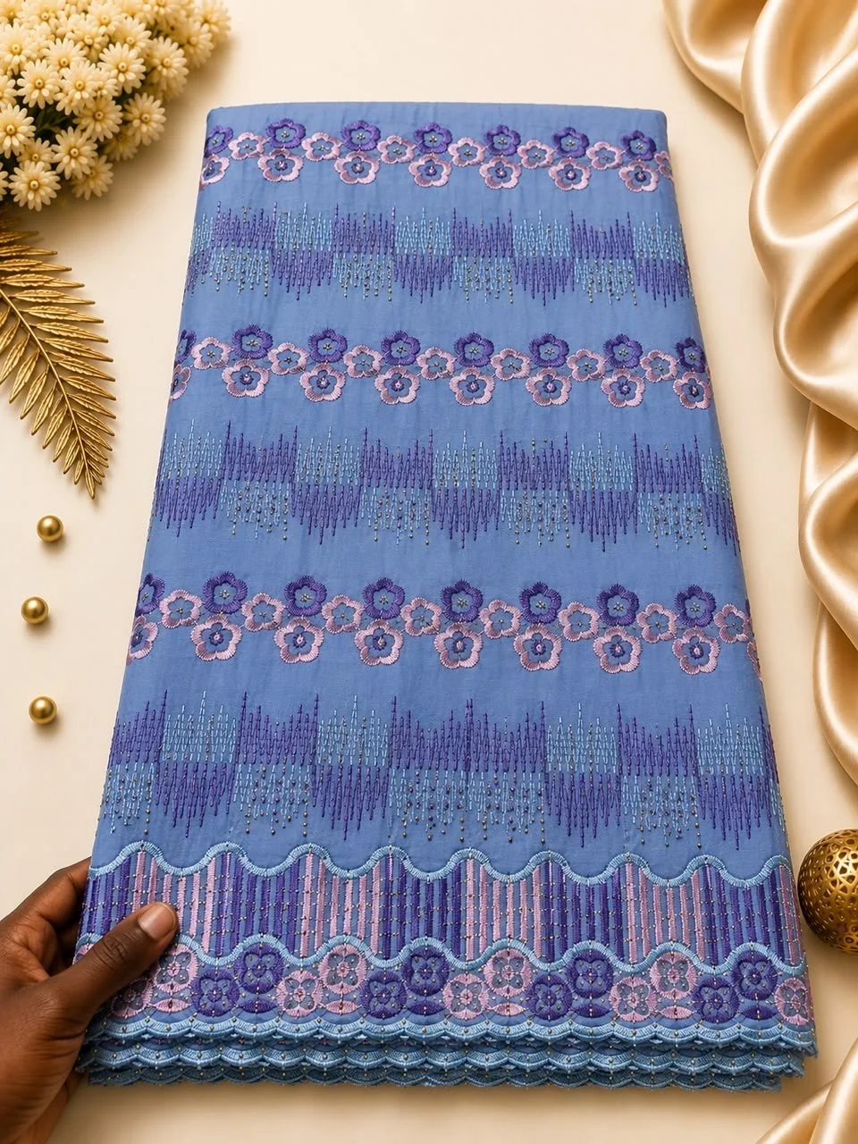Brodé floral – Bleu lavande