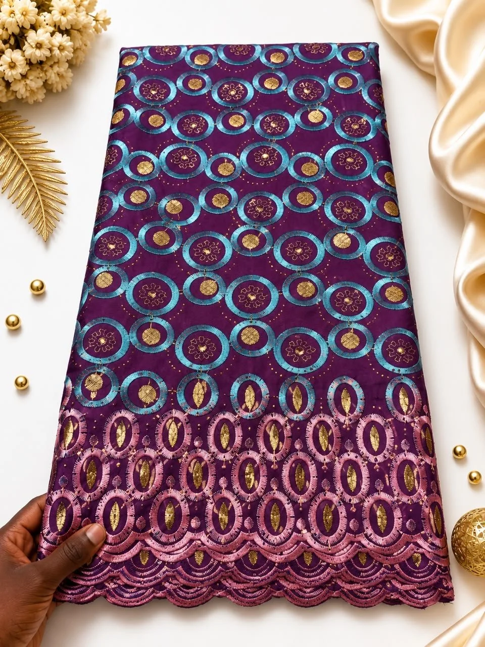 Brodé circulaire – Violet turquoise