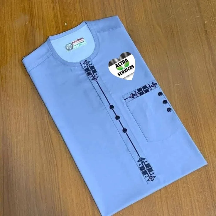 Tenue homme bleu ciel moderne